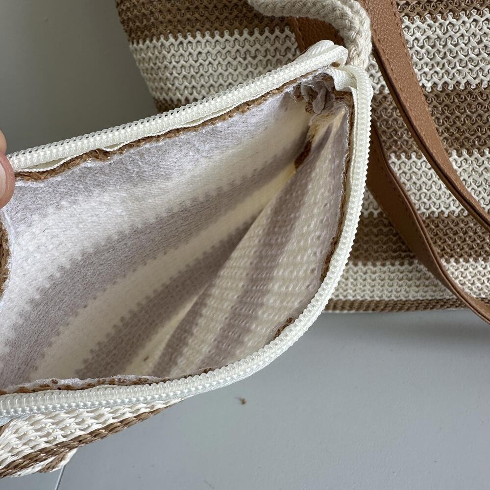 Hadley Wren Mira Tote Bag Beige Stripe Colorway Zipper Top & Bonus Wristlet NEW - Picture 8 of 12